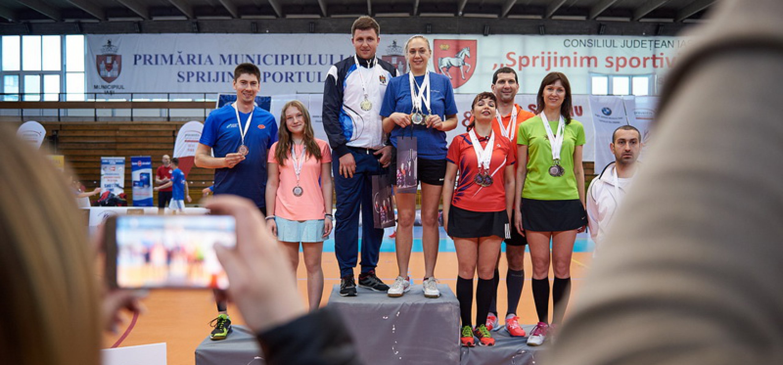 unde-poti-juca-badminton unde-poti-juca-badminton