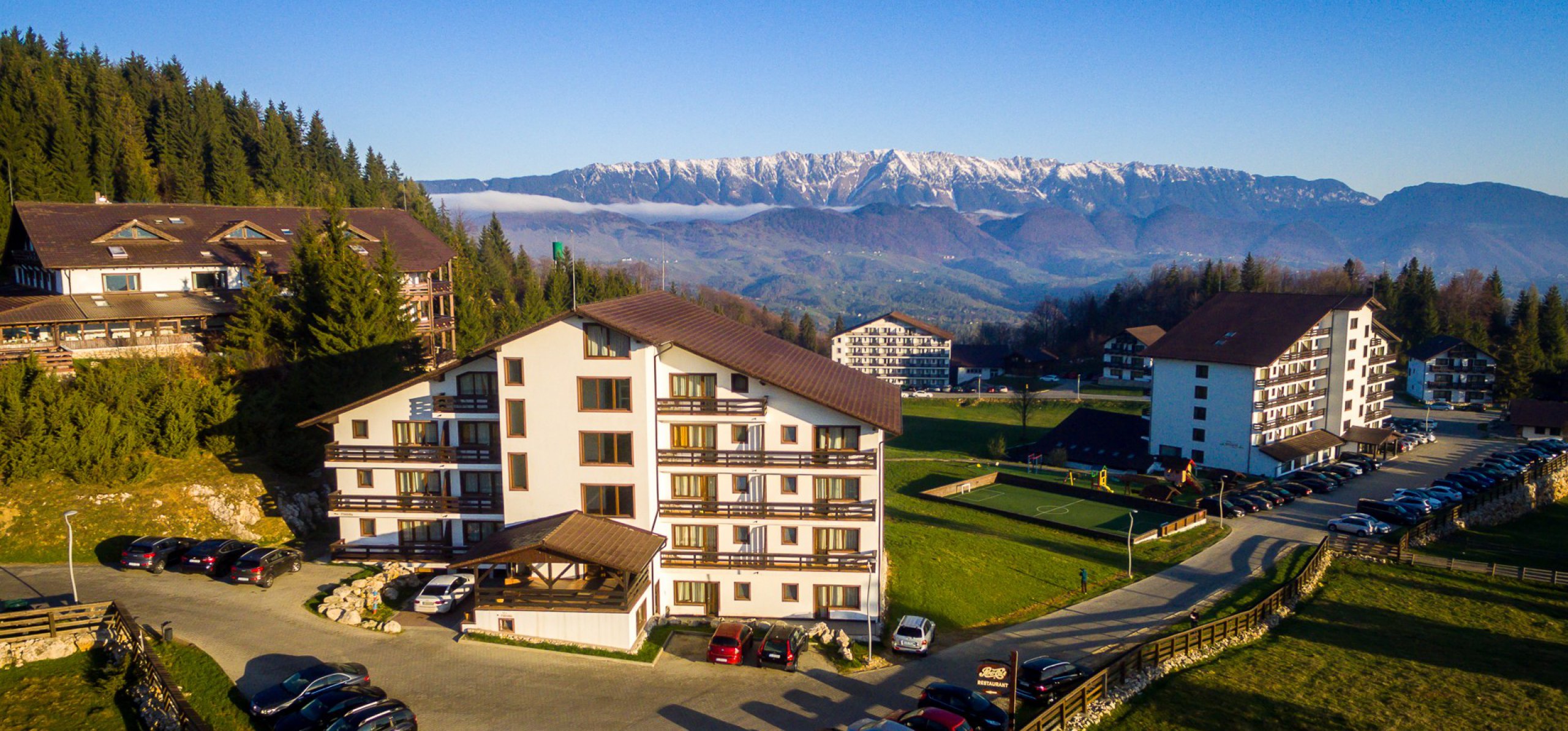 Vedere spre Piatra Craiului - Hotel Piatra Craiului Cheile Gradistei Fundata