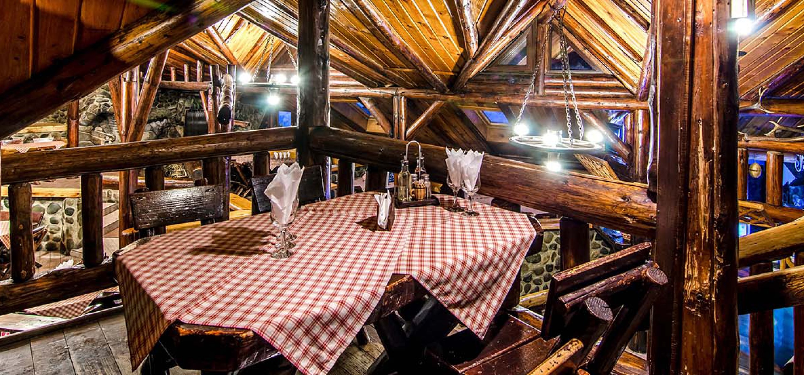 ambianta-restaurant-moieciu-cheile-gradistei-restaurant ambianta-restaurant-moieciu-cheile-gradistei-restaurant