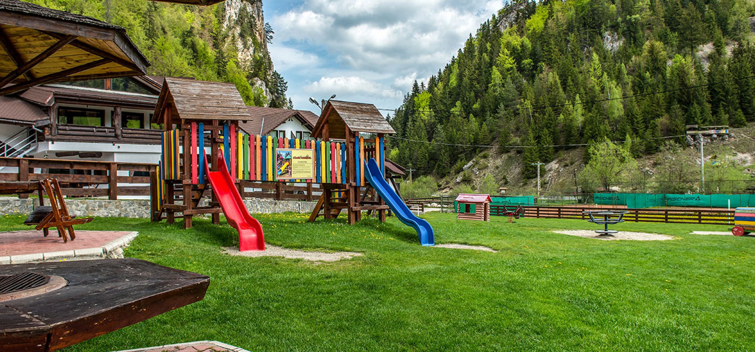 spatiu-de-joaca-hotel-cheia-hoteluri-moeciu spatiu-de-joaca-hotel-cheia-hoteluri-moeciu