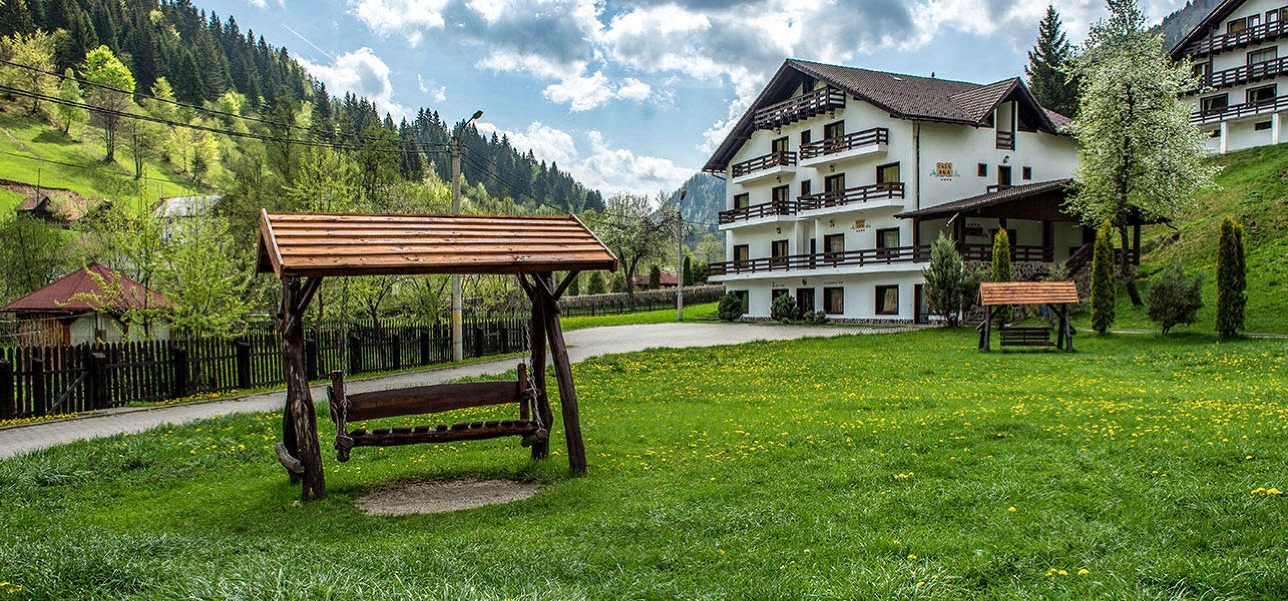 ansamblul-hotel-cheia-hoteluri-moeciu-2